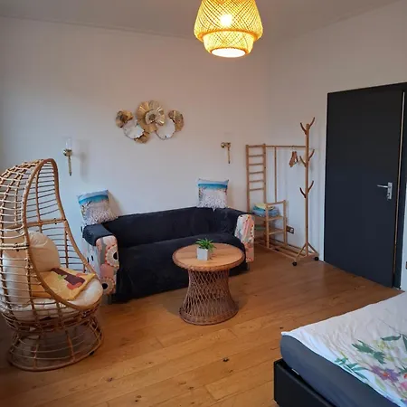 Homestay Haus Schoeneck By Riela Schonecken