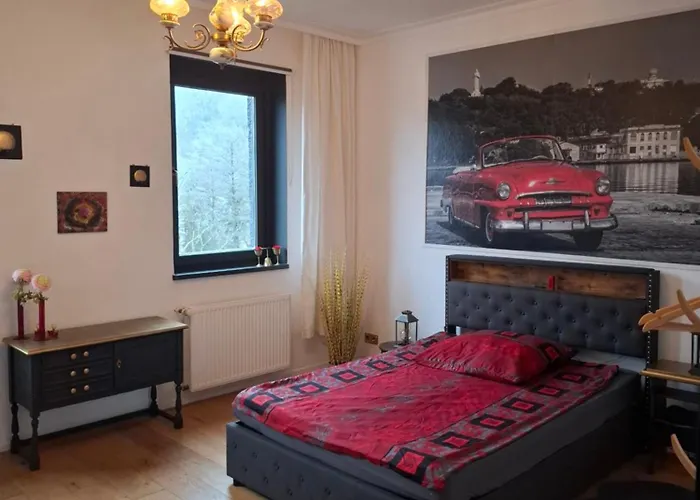 Ferienzimmer By Riela Im Ehemaligem Schoeneck Accommodatie bij particulieren Schönecken